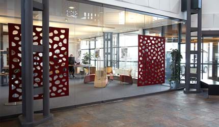 CoverSingle rumdeler i filt i bank (1)